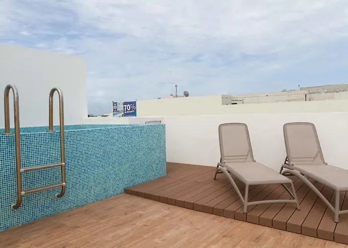 Beautiful 2br Ph, Private Rooftop, Sauna, Gym *