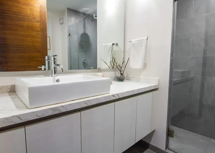 Hébergement de vacances Beautiful 2br Ph, Private Rooftop, Sauna, Gym