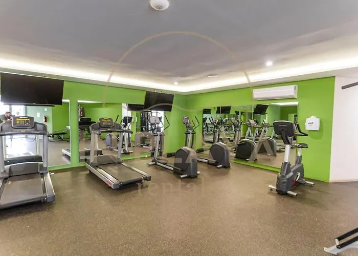 Beautiful 2br Ph, Private Rooftop, Sauna, Gym Hébergement de vacances